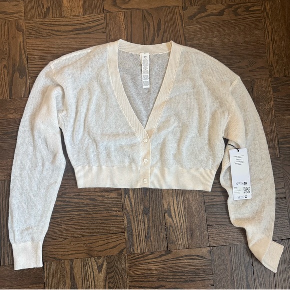 NWT Alo Sheer Cashmere Cropped Cardigan Size M - Picture 3 of 6